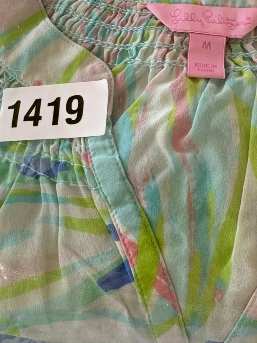 Lilly Pulitzer Elsa Silk Tunic Med Pink Blue Abstract Palm Smocked Button Resort - Picture 8 of 8